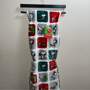 Peanuts Snoopy Holiday Fleece Throw - White, Red, Green